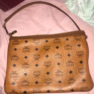 Medium Size MCM PURSE 8/10 Condition